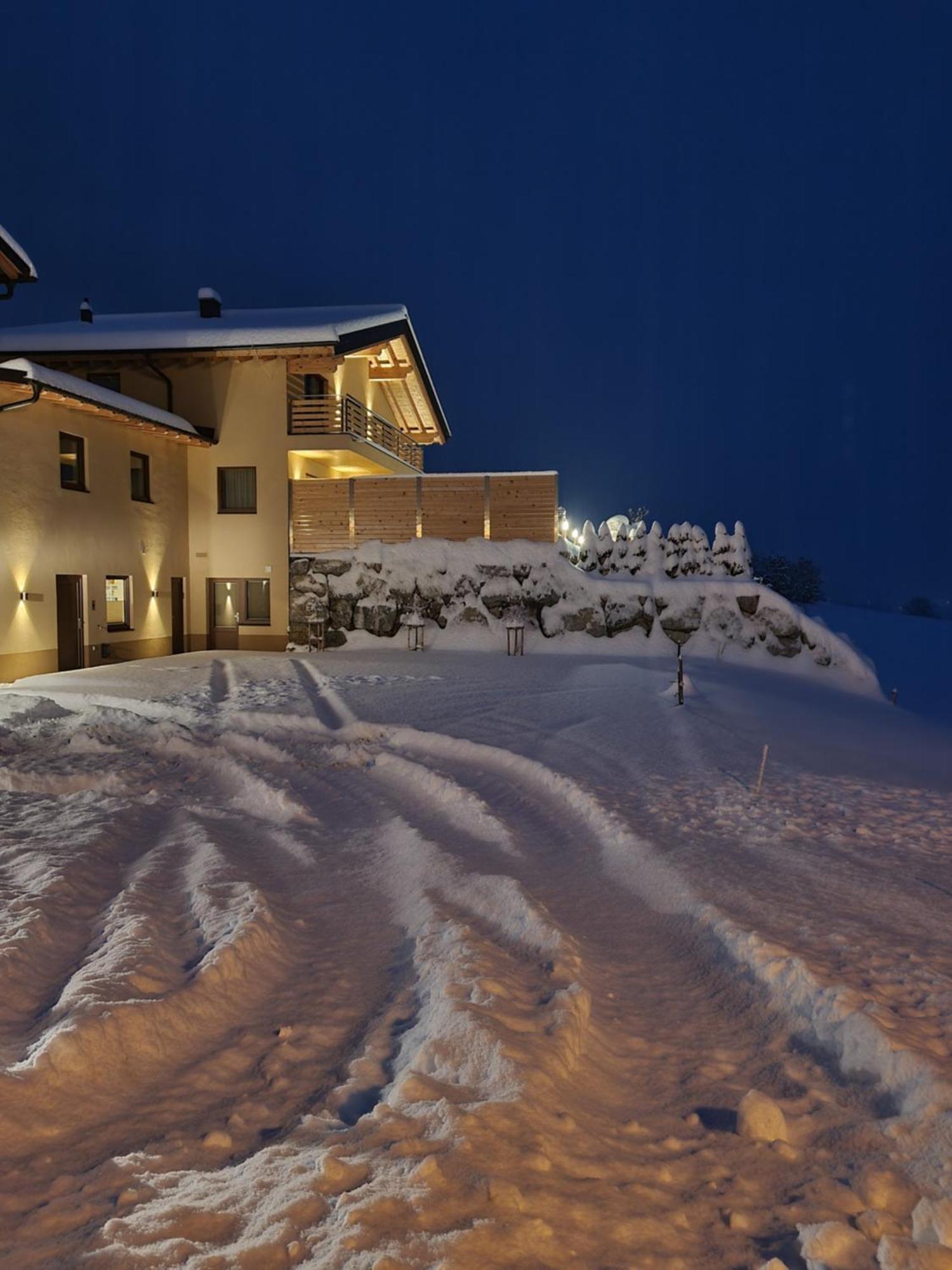 Haus Peter Falch Pettneu am Arlberg Exterior photo